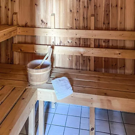 Feriehus Amazing In With Sauna
